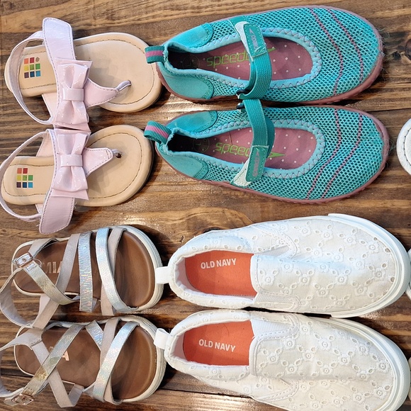 11 Pair Little Girls Shoe lot Size 6 to 10 - Picture 3 of 16